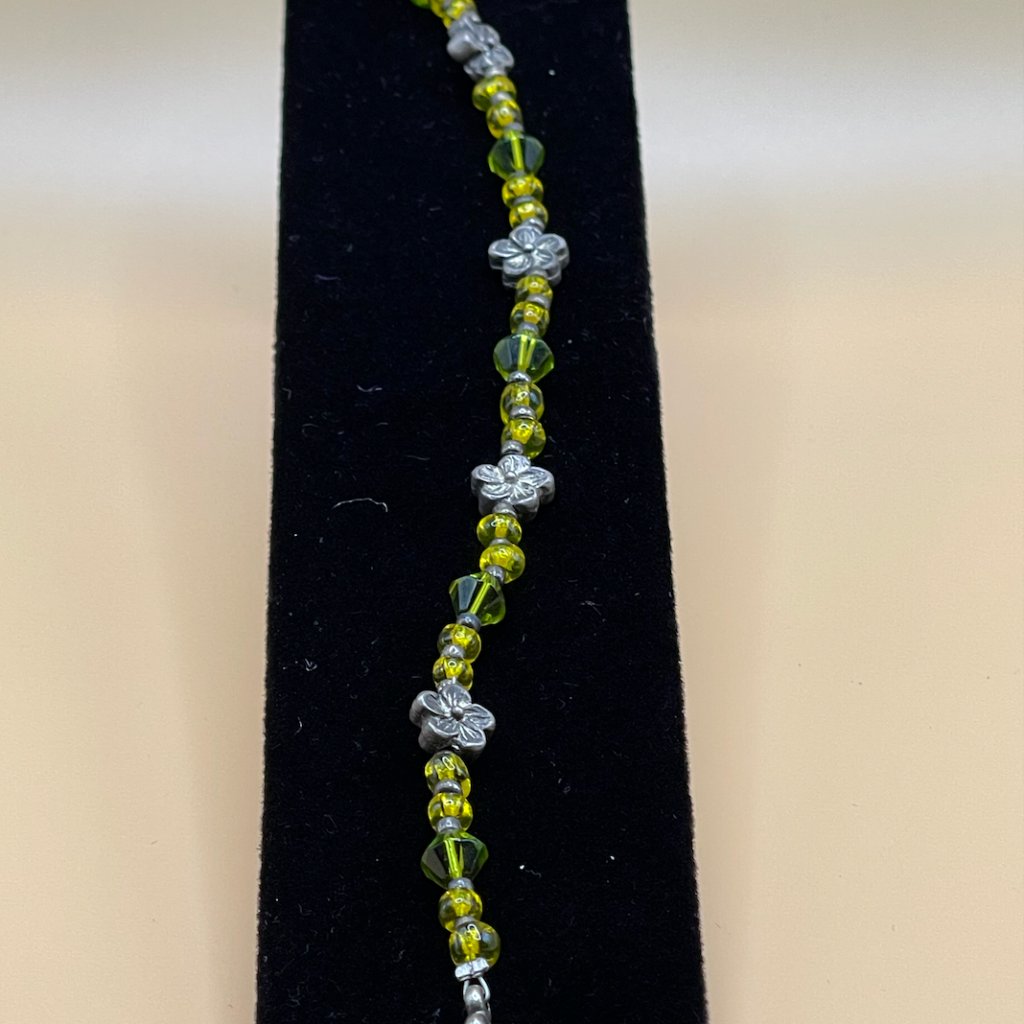 Br59- Citrine-And Green-Colored Beads With Flower And Silver-Toned Spacer Beads